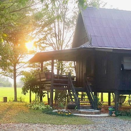 Tung Tong Homestay & Camping Mae Rim Buitenkant foto