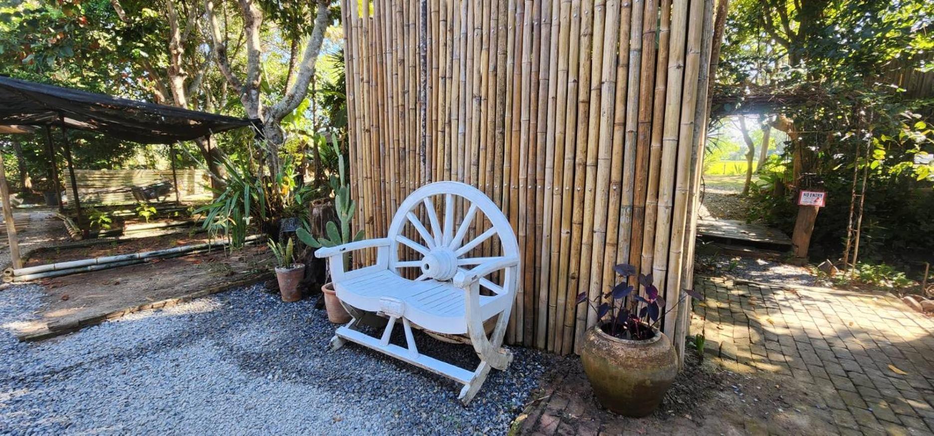 Tung Tong Homestay & Camping Mae Rim Buitenkant foto